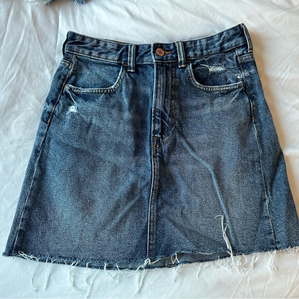 H&M Denim Mini Skirt - Size 27.